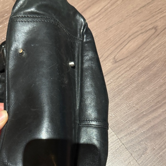DKNY Elegant Black Leather Handbag/shoulder bag - Picture 7 of 15